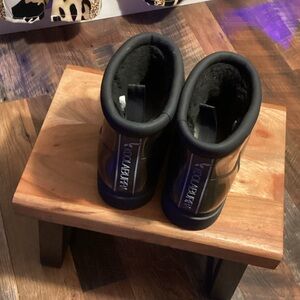 Koolaburra Black Clear Ankle Boots - Cute!